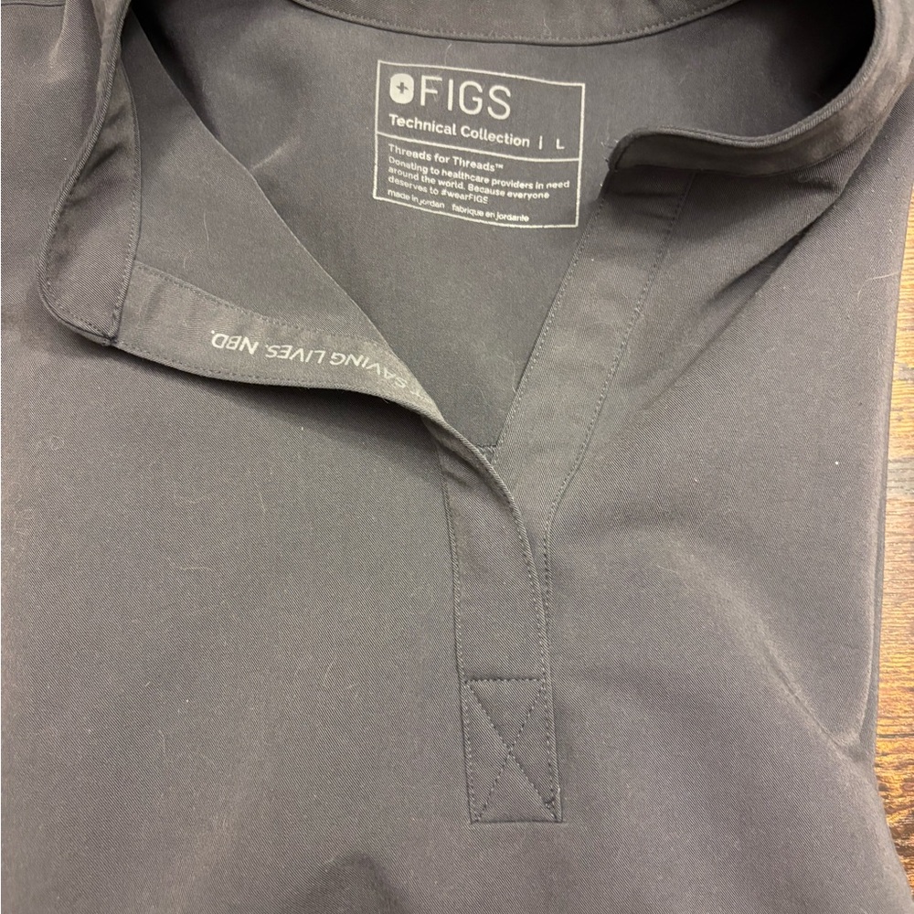FIGS Women's Grey Rafaela Scrub Top Large